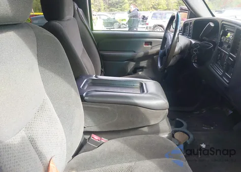 2003 Chevrolet Silverado K1500 z USA, uszkodzony, nr VIN 1GCEK19T33E219738